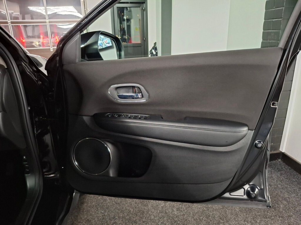 Used Honda HR-V 2018 for sale - 76768419: Photo 30