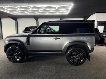 Used Land Rover Defender 2021 for sale - 78271480: Photo