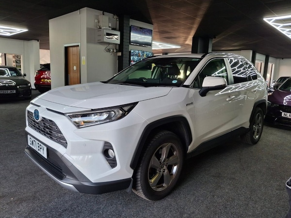 Used Toyota RAV4 2022 for sale - 76210708: Photo 2