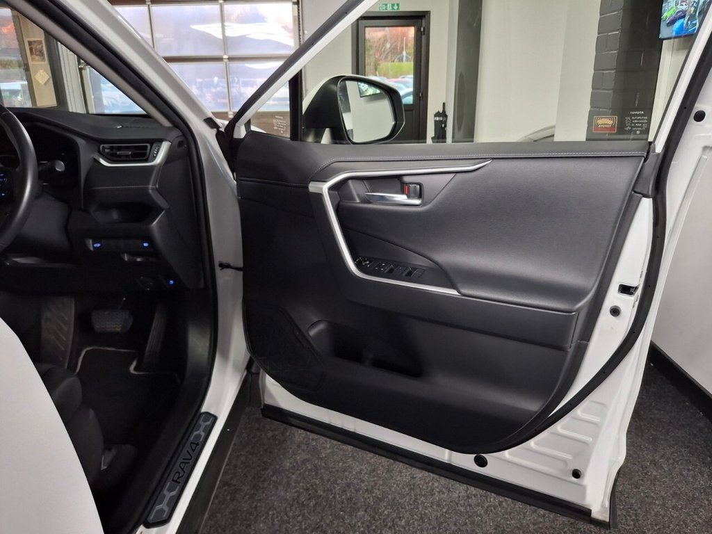 Used Toyota RAV4 2022 for sale - 76210708: Photo 31