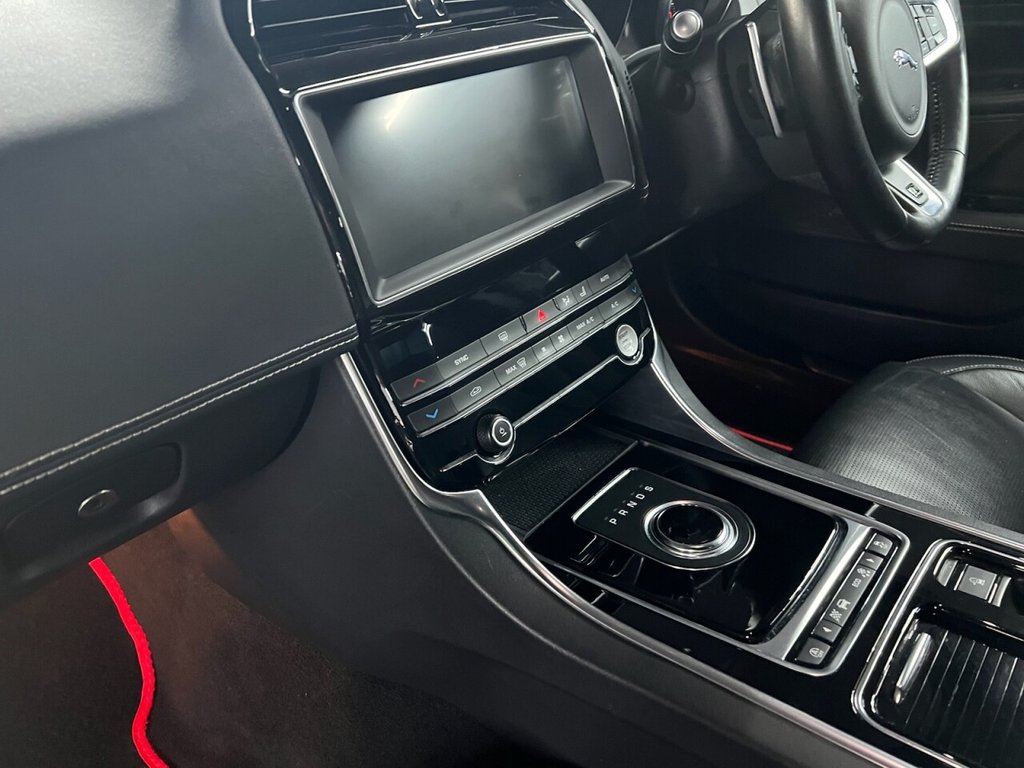 Used Jaguar XE 2019 for sale - 77236582: Photo 31