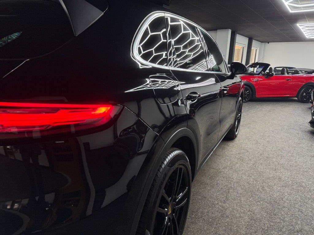 Used Porsche Cayenne 2018 for sale - 77477306: Photo 12