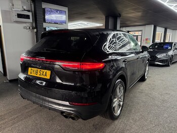 Used Porsche Cayenne 2018 for sale - 77477306: Photo