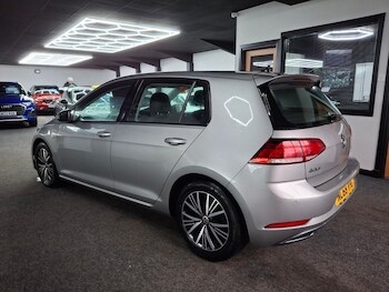Used Volkswagen Golf 2019 for sale - 77499129: Photo