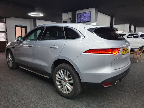 Used Jaguar F-Pace 2016 for sale - 76148105: Photo 3