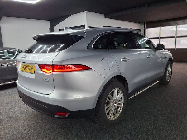 Used Jaguar F-Pace 2016 for sale - 76148105: Photo 4