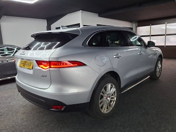 Used Jaguar F-Pace 2016 for sale - 76148105: Photo 4