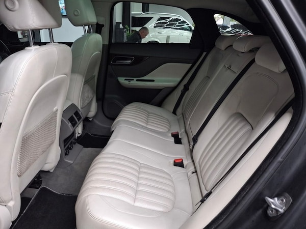 Used Jaguar F-Pace 2016 for sale - 76148105: Photo 7