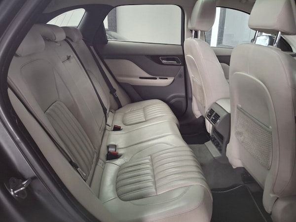 Used Jaguar F-Pace 2016 for sale - 76148105: Photo 8