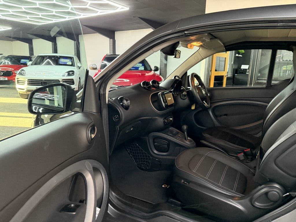 Used smart fortwo 2019 for sale - 76962587: Photo 2