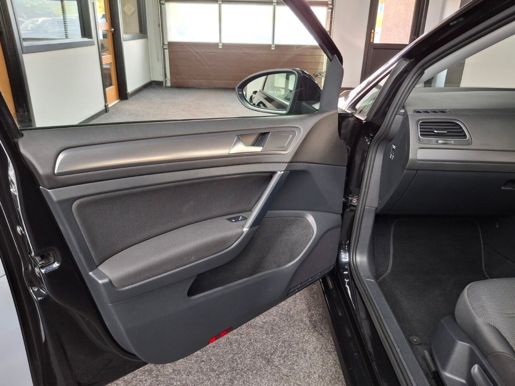 Used Volkswagen Golf 2019 for sale - 76081136: Photo 23