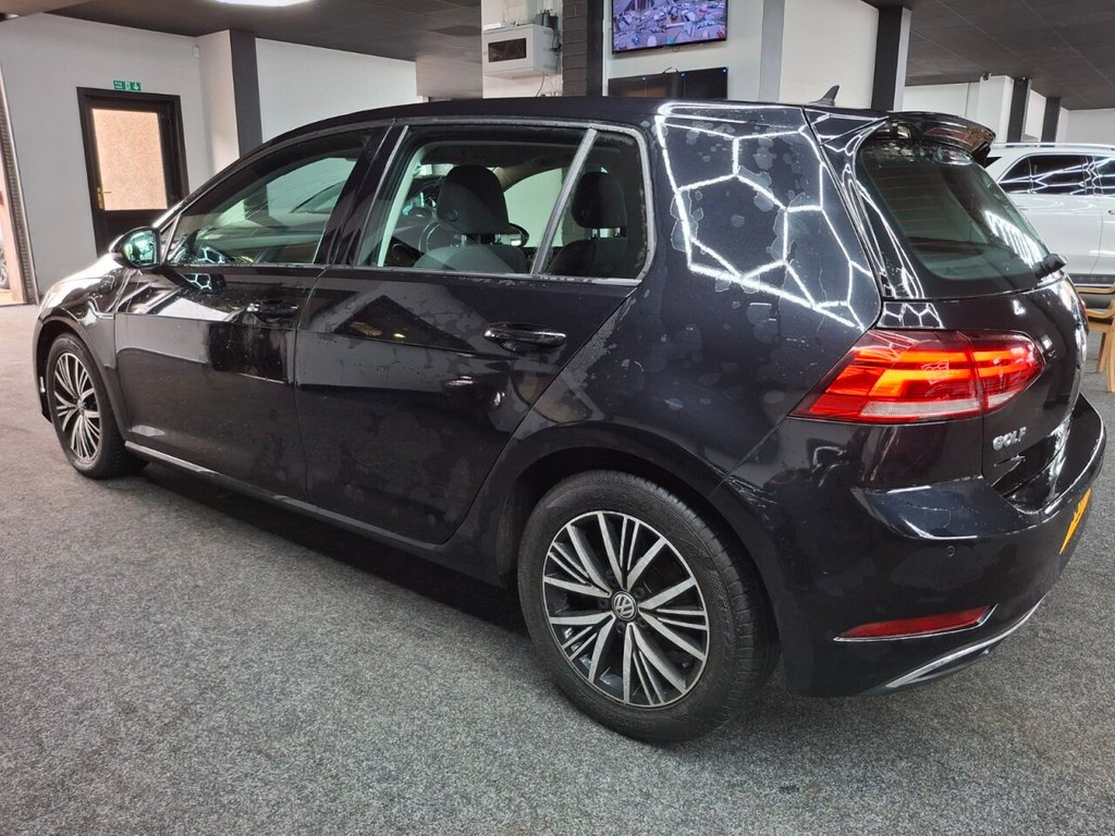 Used Volkswagen Golf 2019 for sale - 76081136: Photo 3