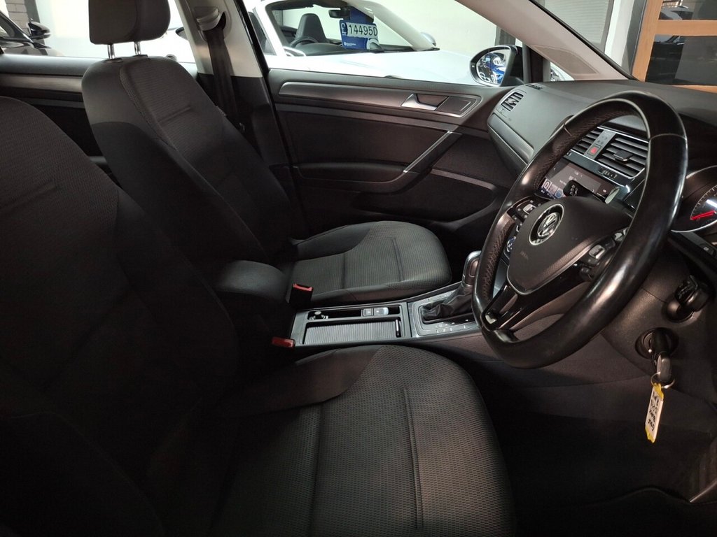 Used Volkswagen Golf 2019 for sale - 76081136: Photo 31