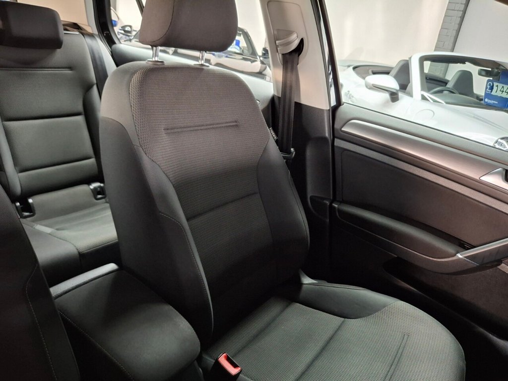 Used Volkswagen Golf 2019 for sale - 76081136: Photo 33