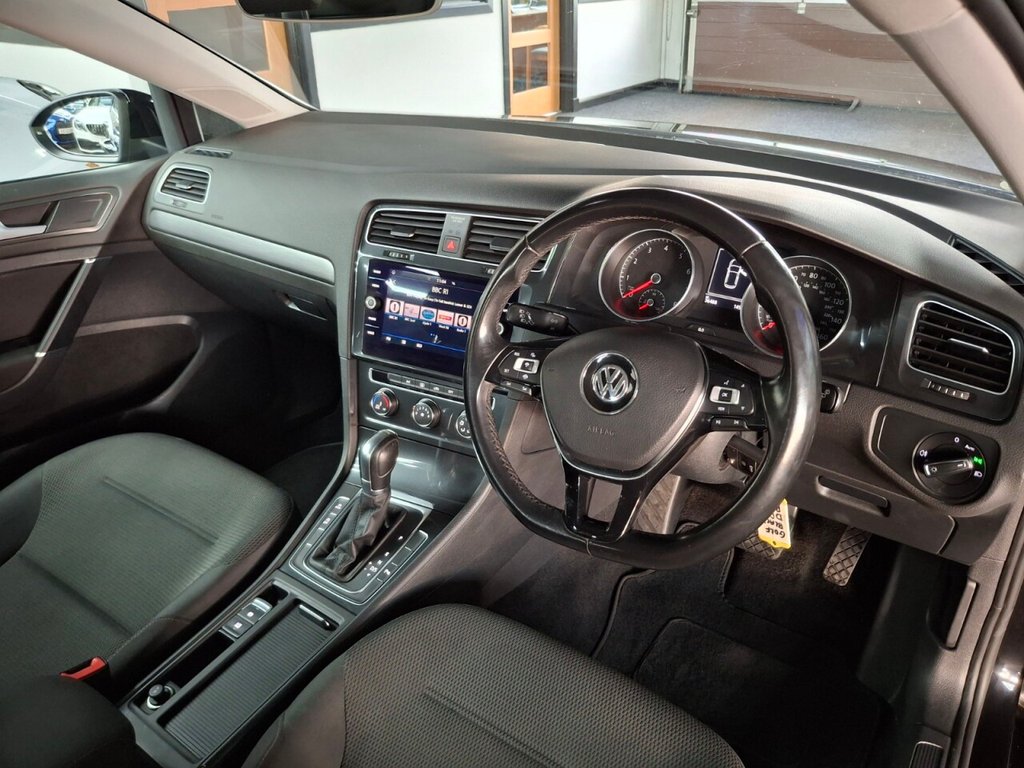 Used Volkswagen Golf 2019 for sale - 76081136: Photo 35