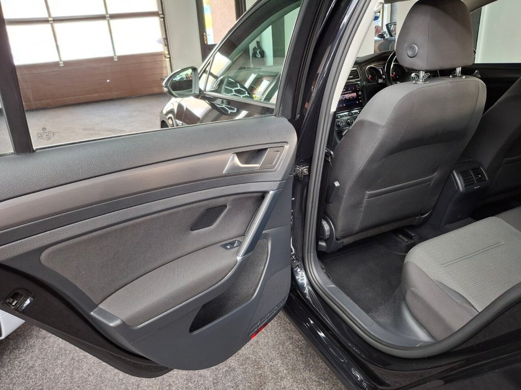 Used Volkswagen Golf 2019 for sale - 76081136: Photo 40