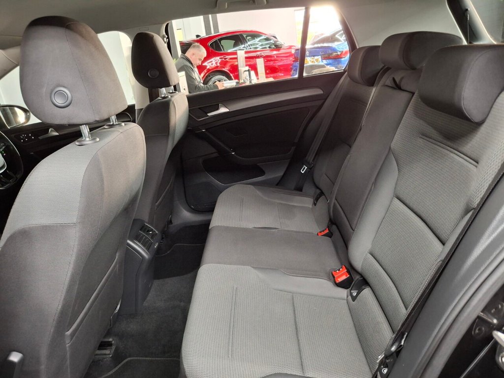 Used Volkswagen Golf 2019 for sale - 76081136: Photo 41