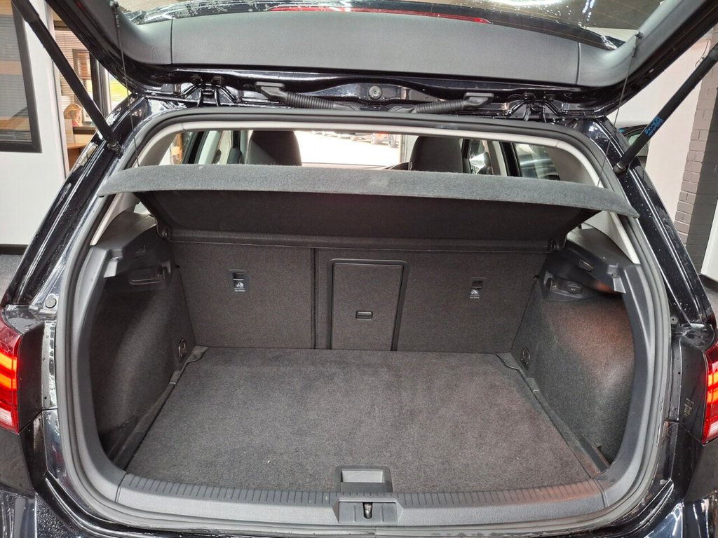Used Volkswagen Golf 2019 for sale - 76081136: Photo 9