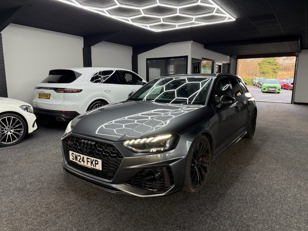 Used Audi RS4 2024 for sale - 76986272: Photo 2