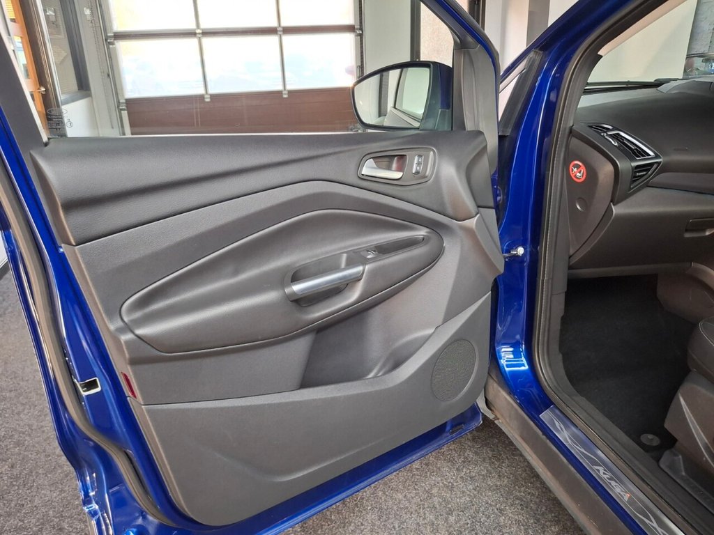 Used Ford Kuga 2015 for sale - 76582147: Photo 23