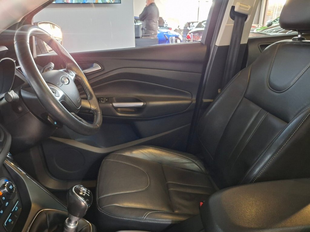 Used Ford Kuga 2015 for sale - 76582147: Photo 25