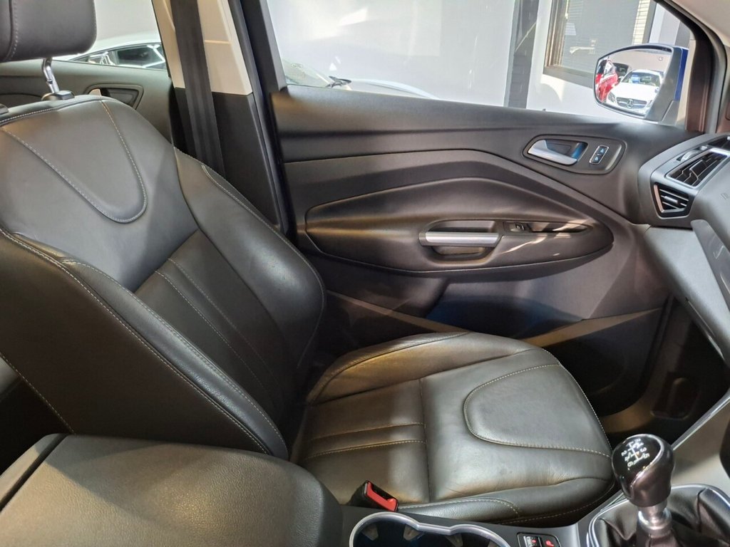 Used Ford Kuga 2015 for sale - 76582147: Photo 32