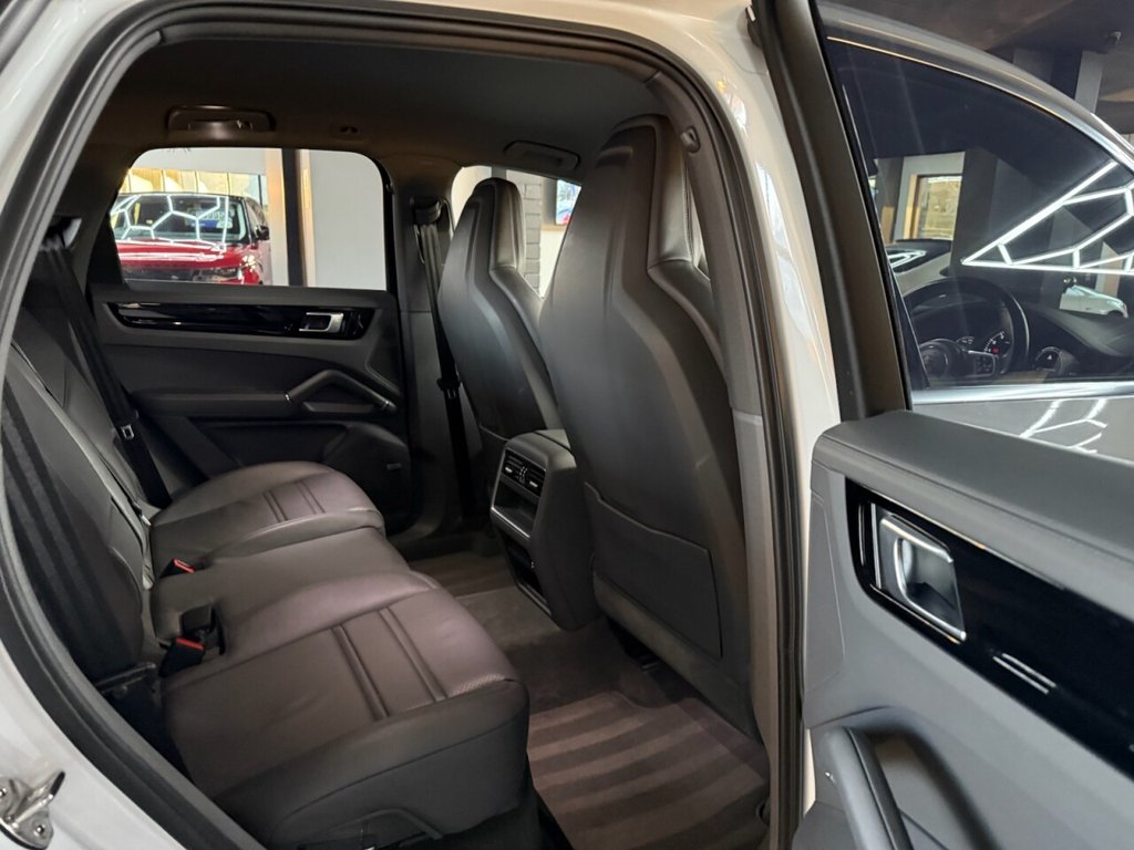 Used Porsche Cayenne 2019 for sale - 76582706: Photo 40