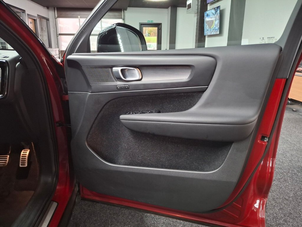 Used Volvo XC40 2020 for sale - 76768801: Photo 32