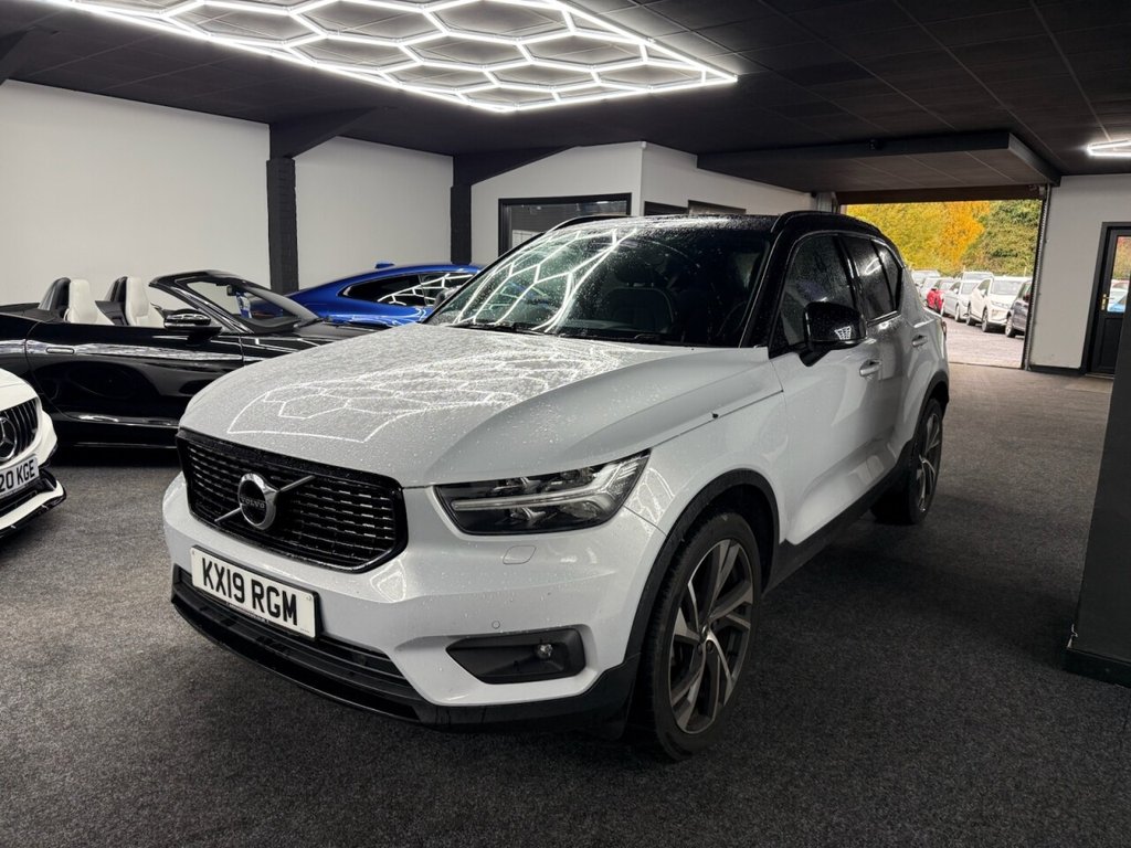 Used Volvo XC40 2019 for sale - 76454371: Photo 2