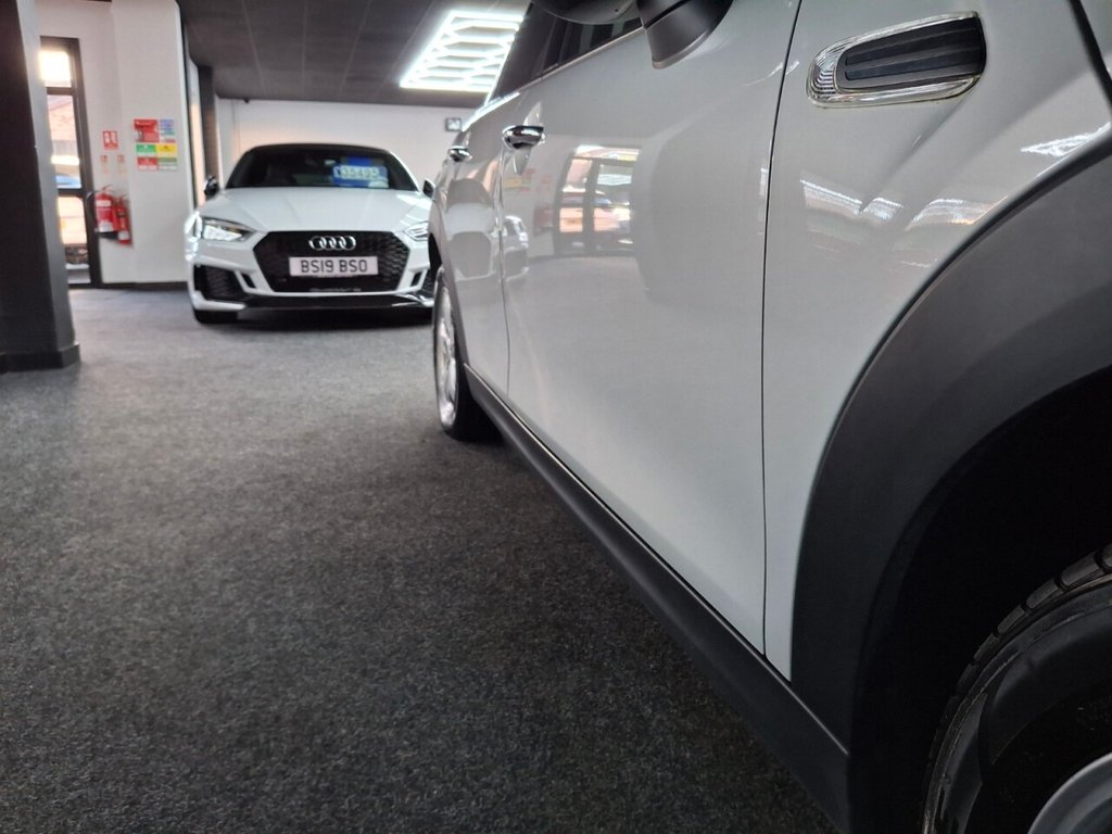 Used MINI Hatch 2019 for sale - 76417430: Photo 16