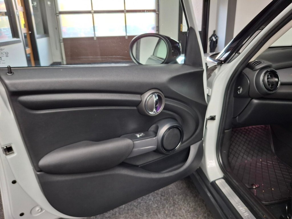 Used MINI Hatch 2019 for sale - 76417430: Photo 24