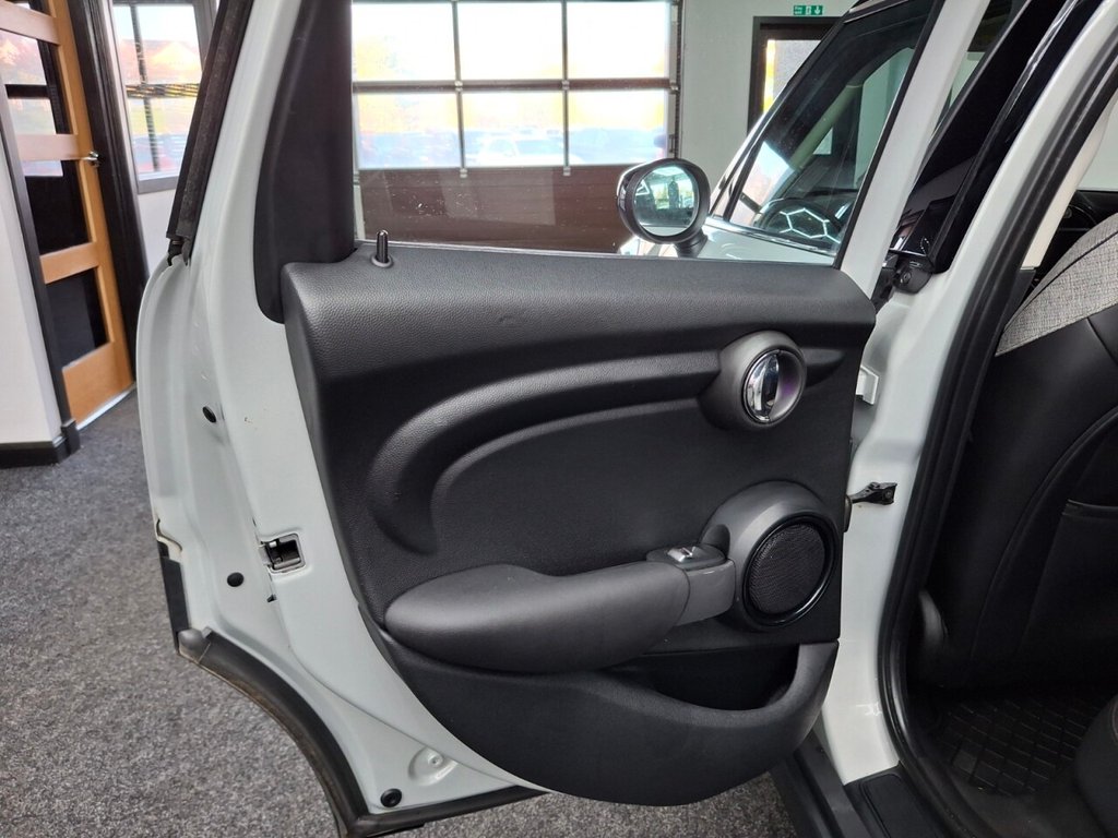 Used MINI Hatch 2019 for sale - 76417430: Photo 41