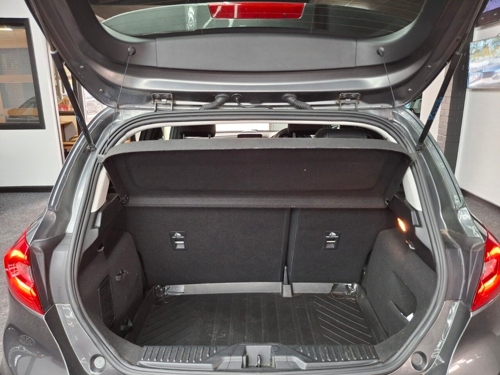 Used Ford Fiesta 2020 for sale - 76092801: Photo 9