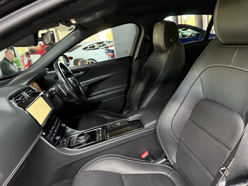 Used Jaguar XE 2018 for sale - 76469880: Photo 29