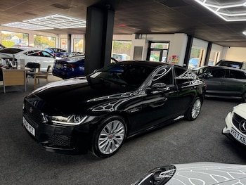 Used Jaguar XE 2018 for sale - 76469880: Photo