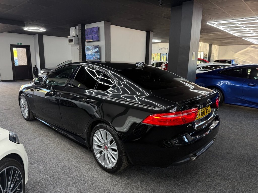 Used Jaguar XE 2018 for sale - 76469880: Photo 4