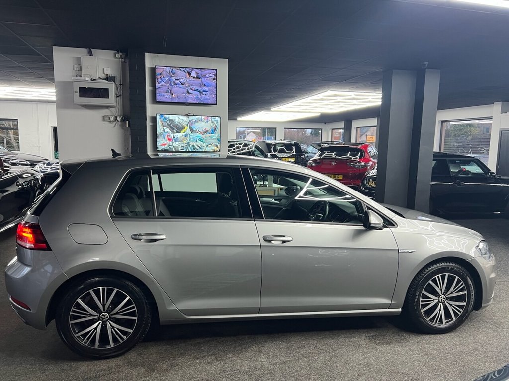 Used Volkswagen Golf 2019 for sale - 77642518: Photo 15