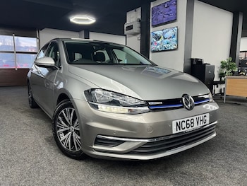 Used Volkswagen Golf 2019 for sale - 77642518: Photo