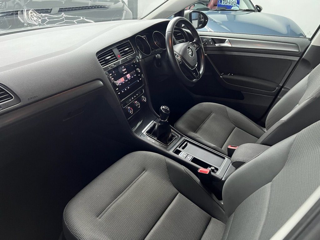 Used Volkswagen Golf 2019 for sale - 77642518: Photo 2