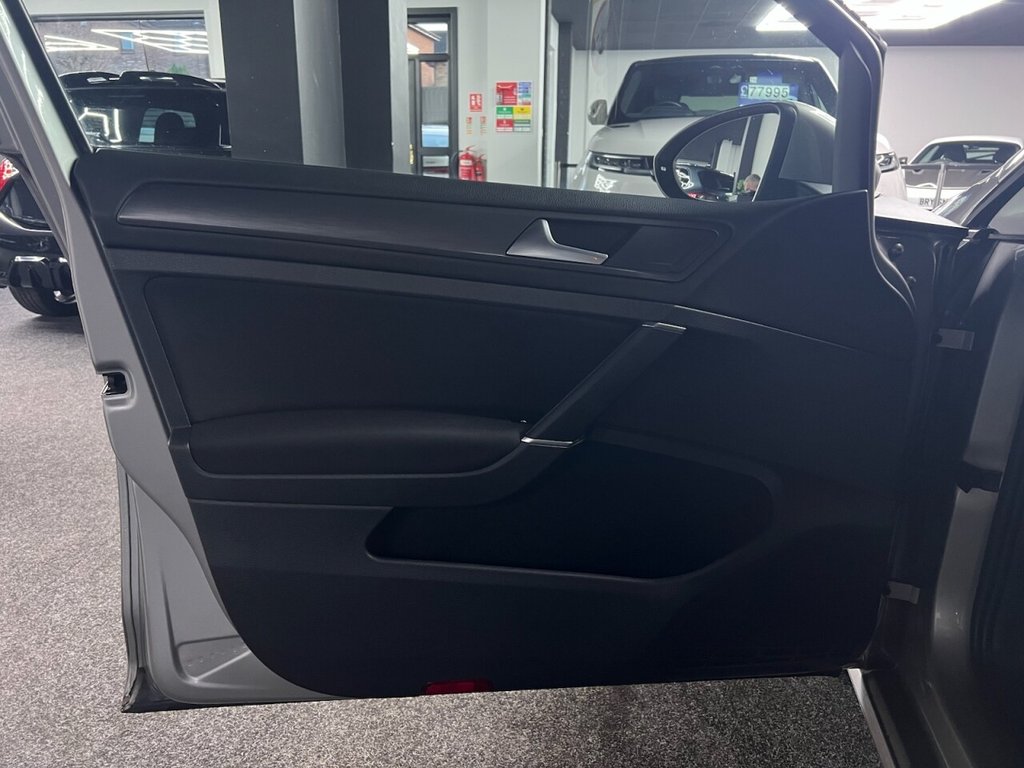 Used Volkswagen Golf 2019 for sale - 77642518: Photo 25