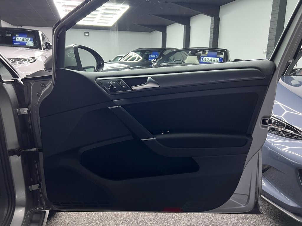 Used Volkswagen Golf 2019 for sale - 77642518: Photo 32