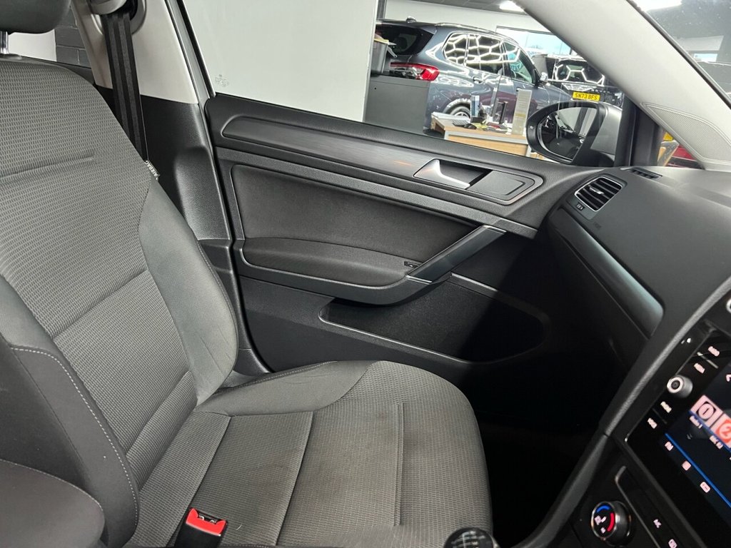 Used Volkswagen Golf 2019 for sale - 77642518: Photo 34