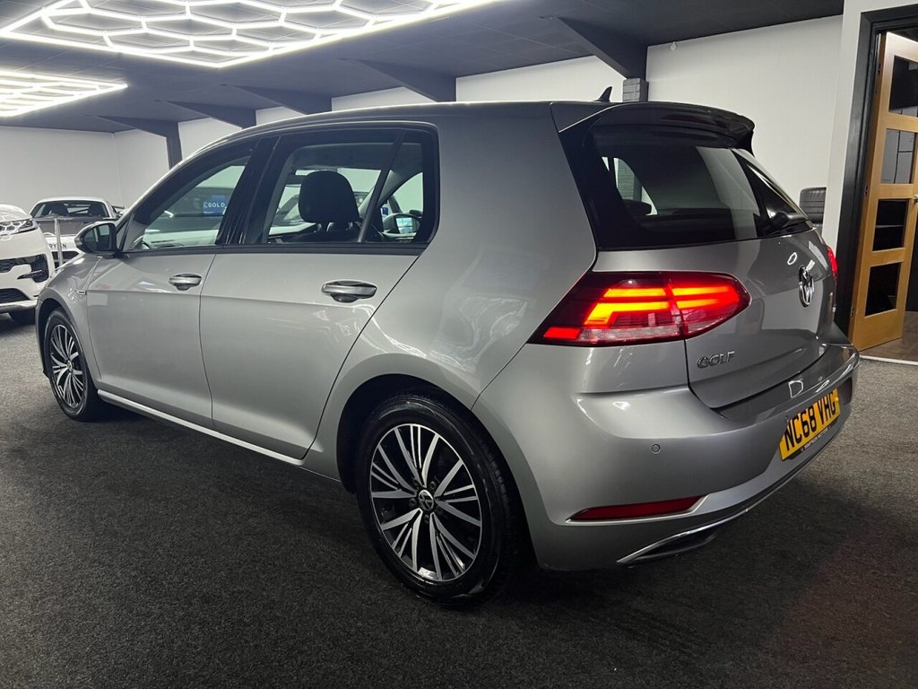 Used Volkswagen Golf 2019 for sale - 77642518: Photo 5
