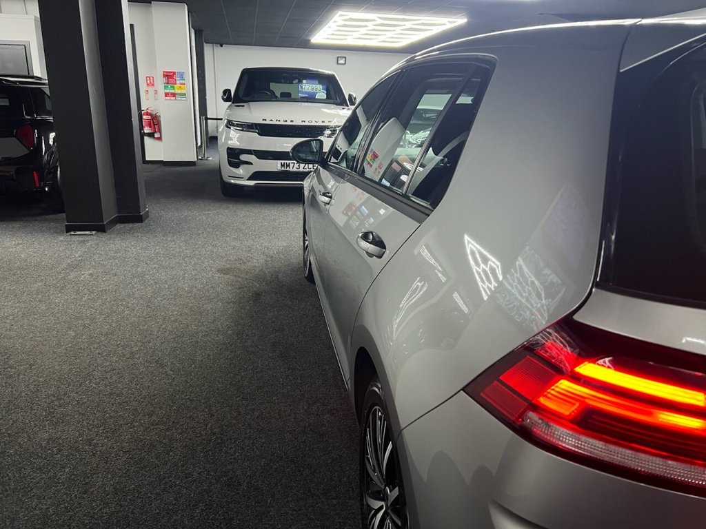 Used Volkswagen Golf 2019 for sale - 77642518: Photo 6