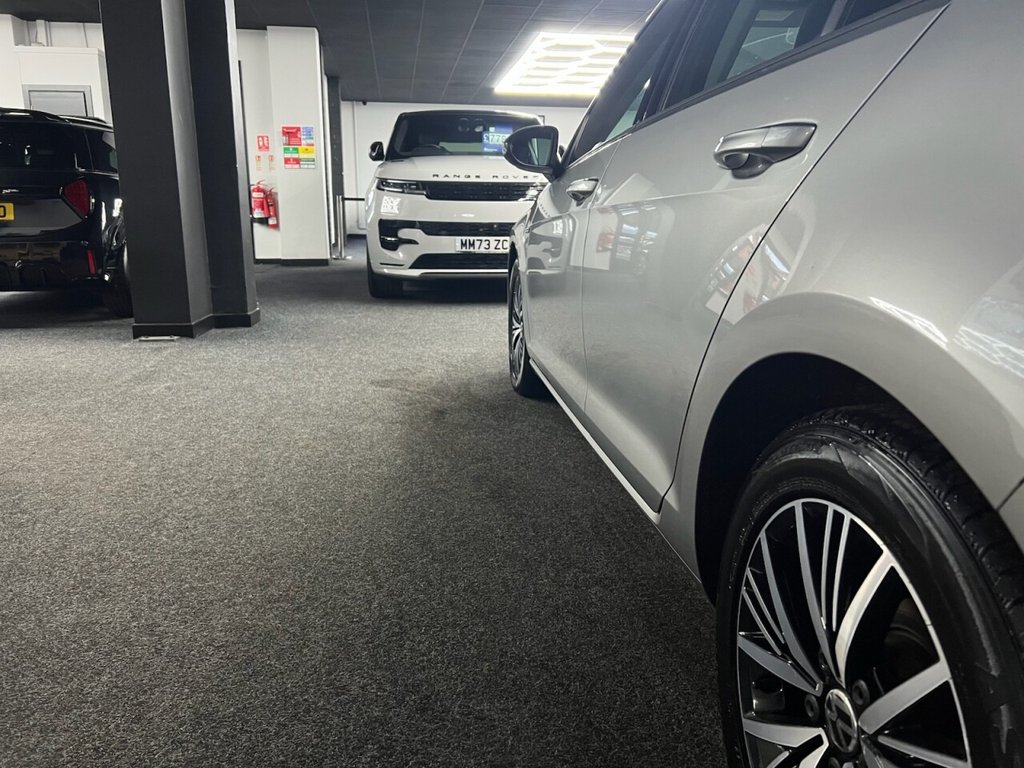 Used Volkswagen Golf 2019 for sale - 77642518: Photo 7