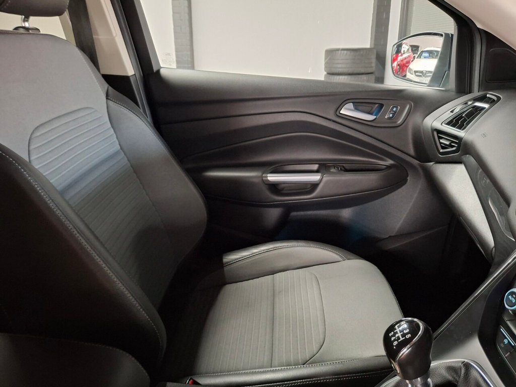 Used Ford Kuga 2016 for sale - 76235658: Photo 32