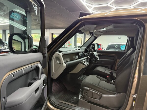 Used Land Rover Defender 2022 for sale - 74784160: Photo 34