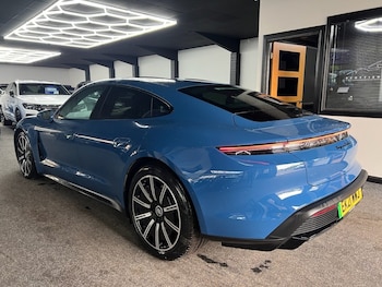 Used Porsche Taycan 2021 for sale - 78570150: Photo