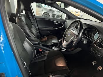 Used Volvo V40 2015 for sale - 79598717: Photo