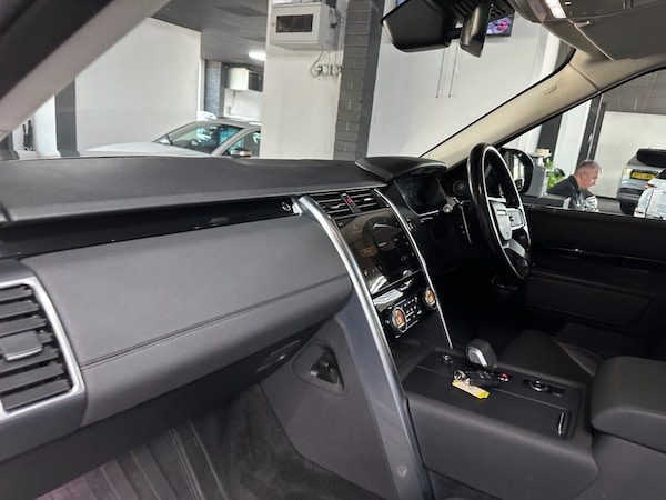 Used Land Rover Discovery 2021 for sale - 74663215: Photo 31